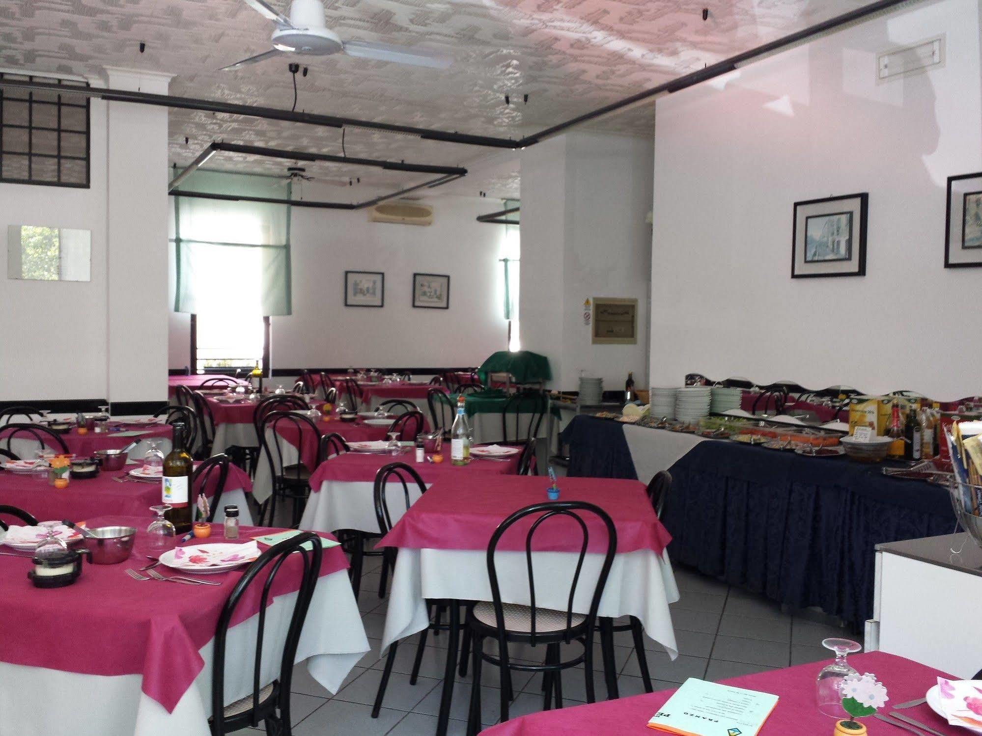 Hotel Penny Ρίμινι Εξωτερικό φωτογραφία